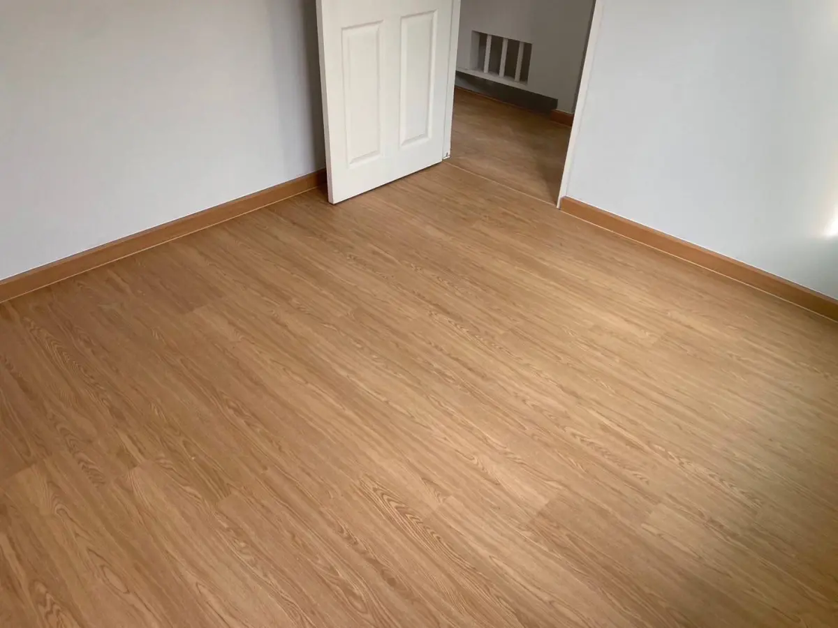 Blonde Oak YN808 SPC flooring installed in a customer home