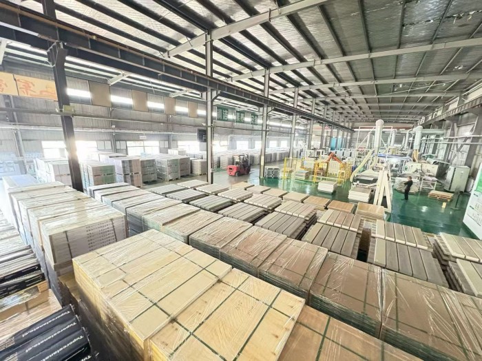 Factory stock support behind HDB SPC flooring supply